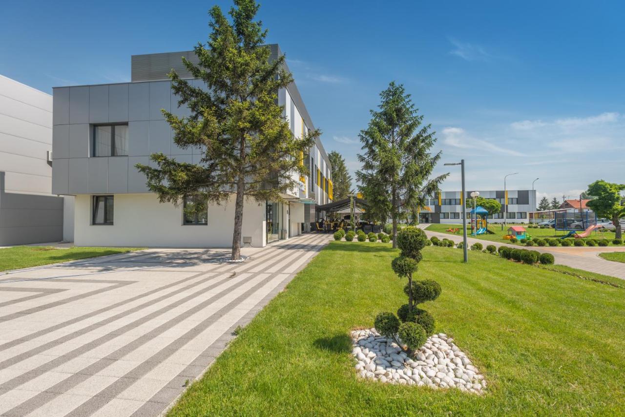 Hotel Stobex Loznica Exterior photo